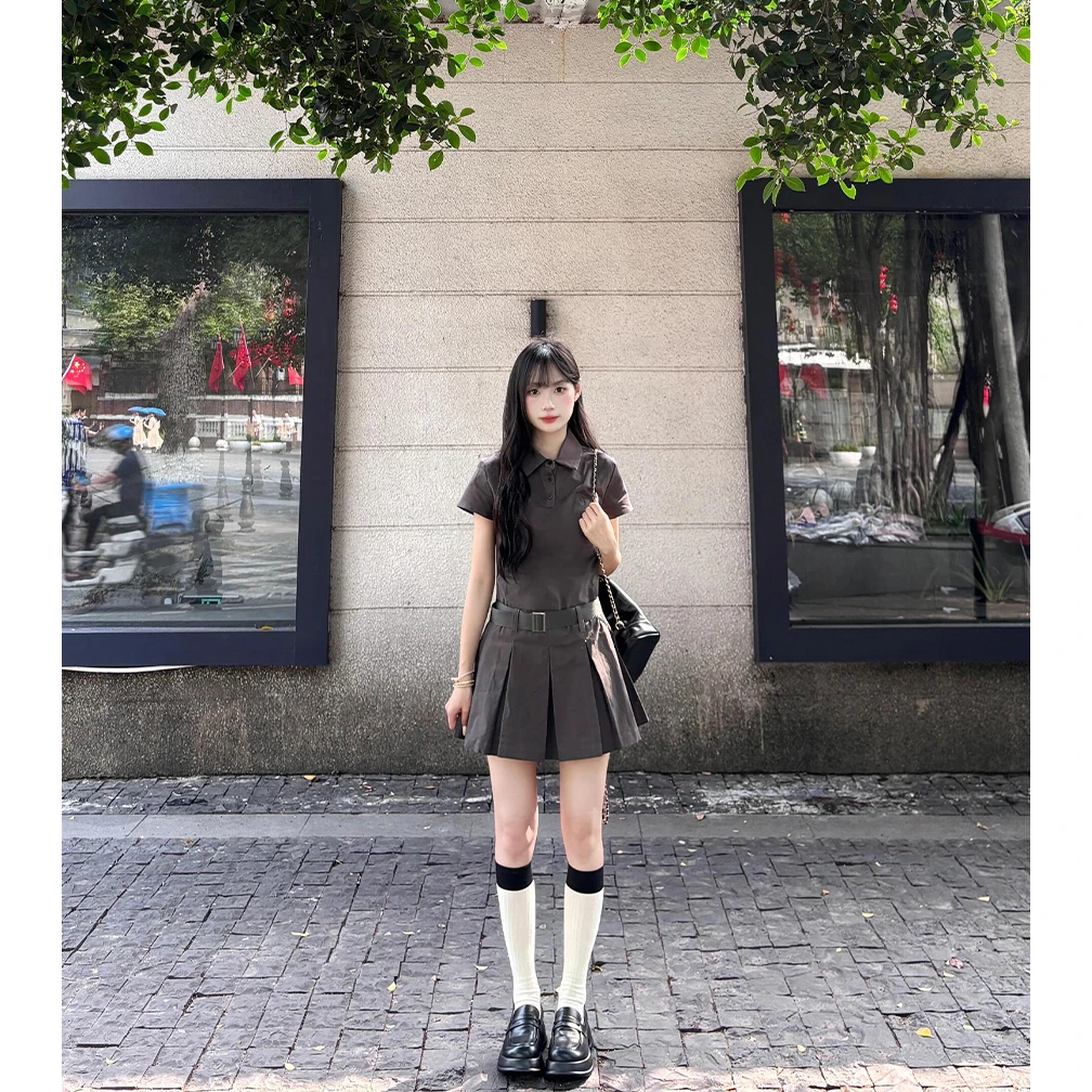 夏季新款学院风设计polo灰色短袖连衣裙女甜辣收腰显瘦百褶短裙子