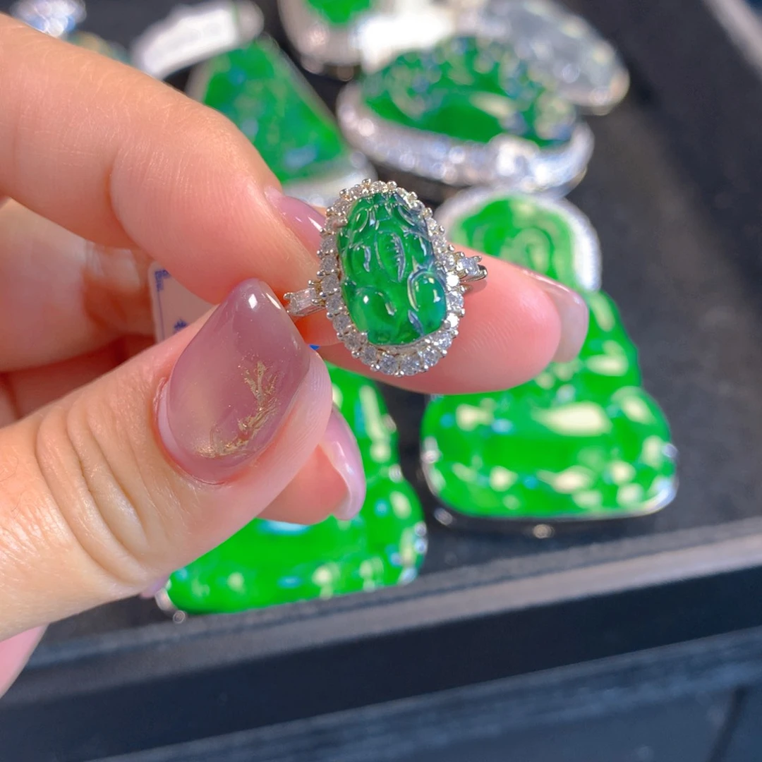 翡翠颈饰银S925镶嵌翡翠