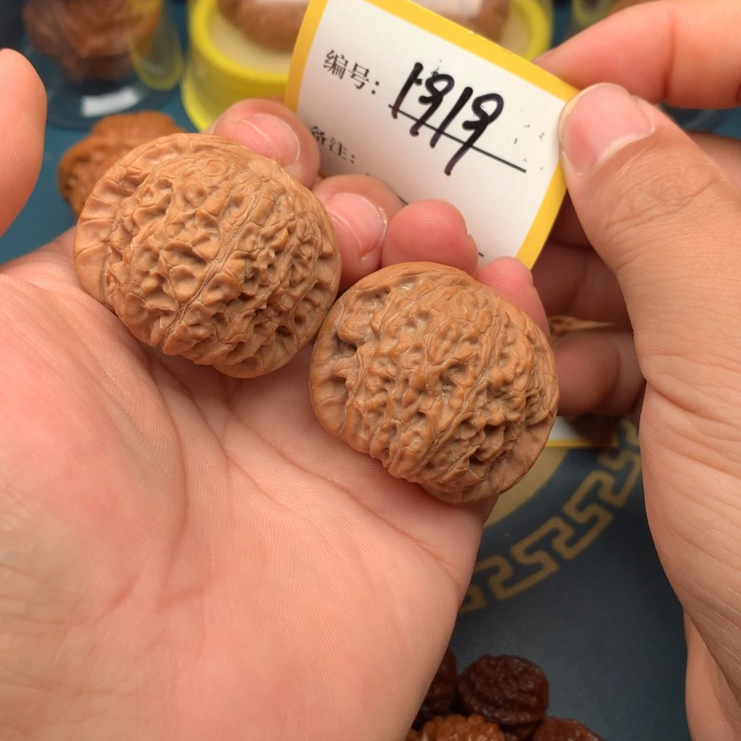 孙***意把件文玩核桃血麒麟1919