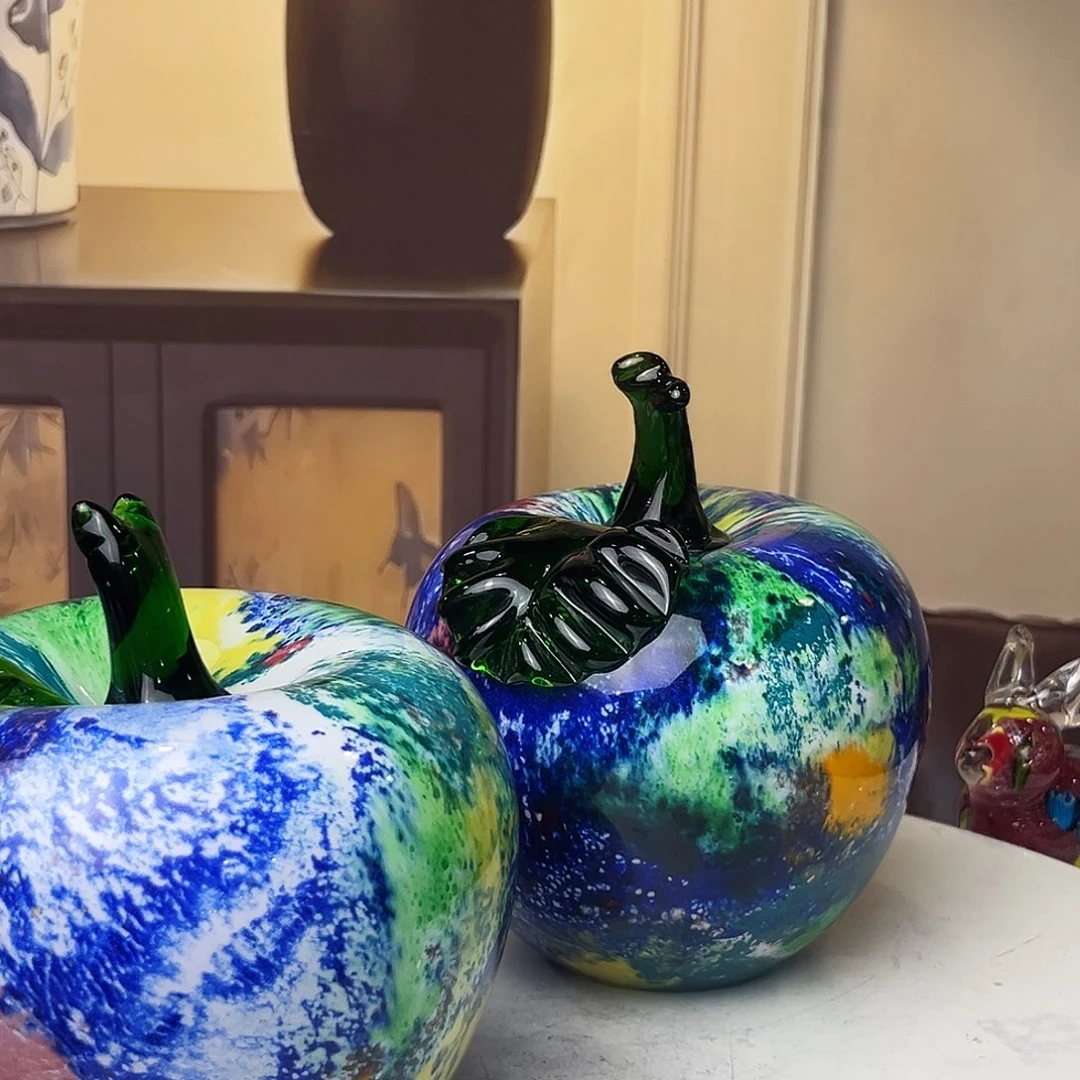 手工艺品琉璃琉璃的颜色是什么颜色的