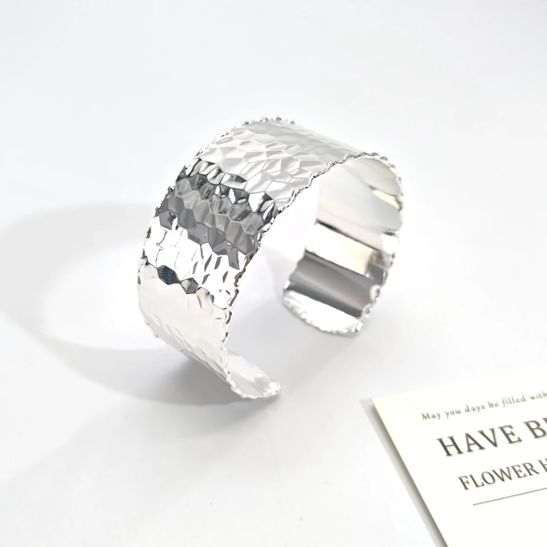 铜合金手镯 06833冷淡风高级时尚不规则手工亮面锤纹宽面手镯