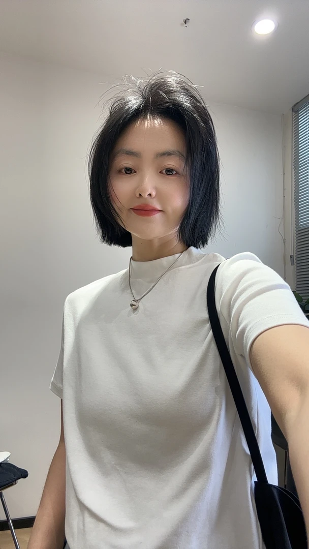 《梵蒂冈》春季新品光板纯色百搭休闲短袖T女