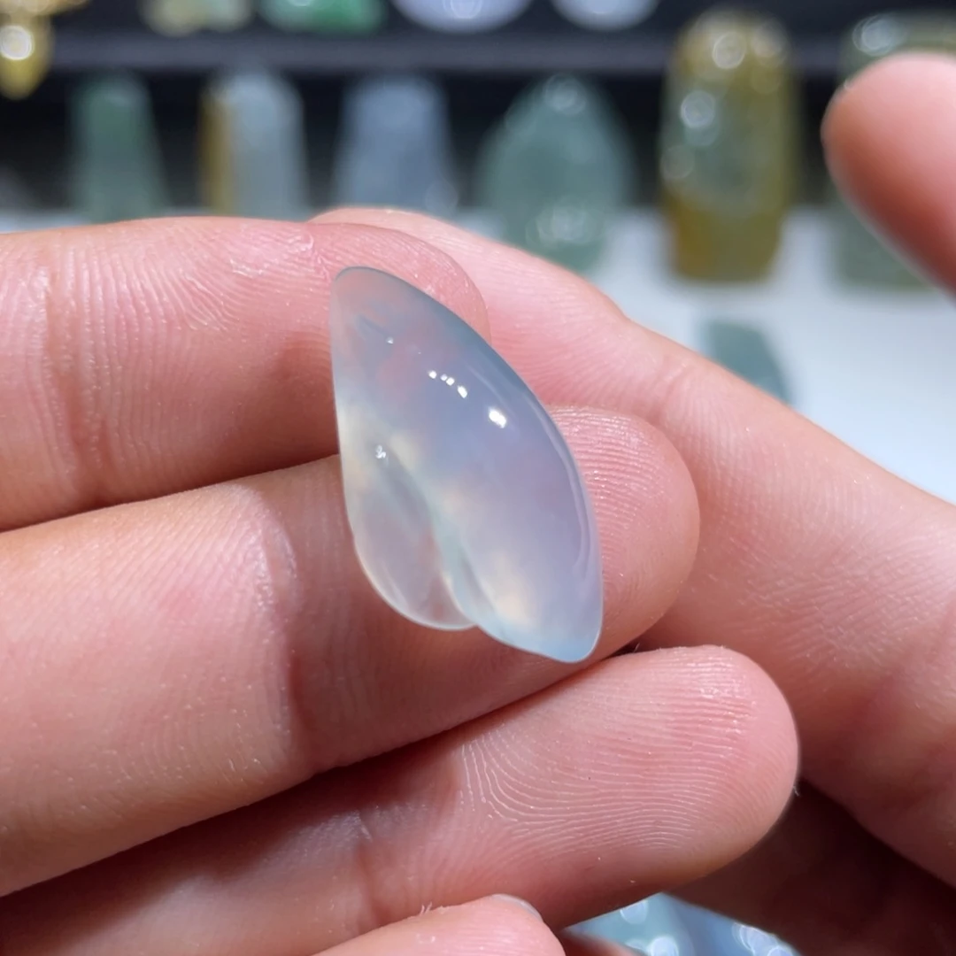 颈饰未镶嵌翡翠随形玉兰花