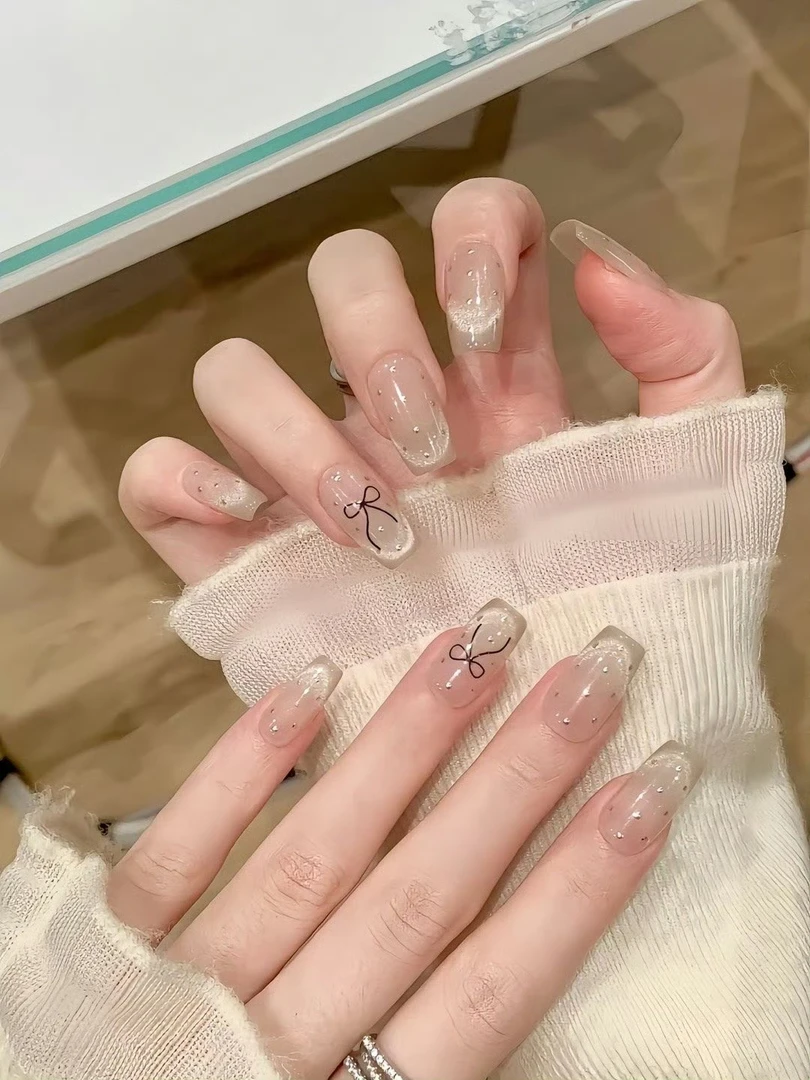 【宠粉福利】  三单飞穿戴甲 微瑕no退换 可爱温柔纯欲穿戴甲