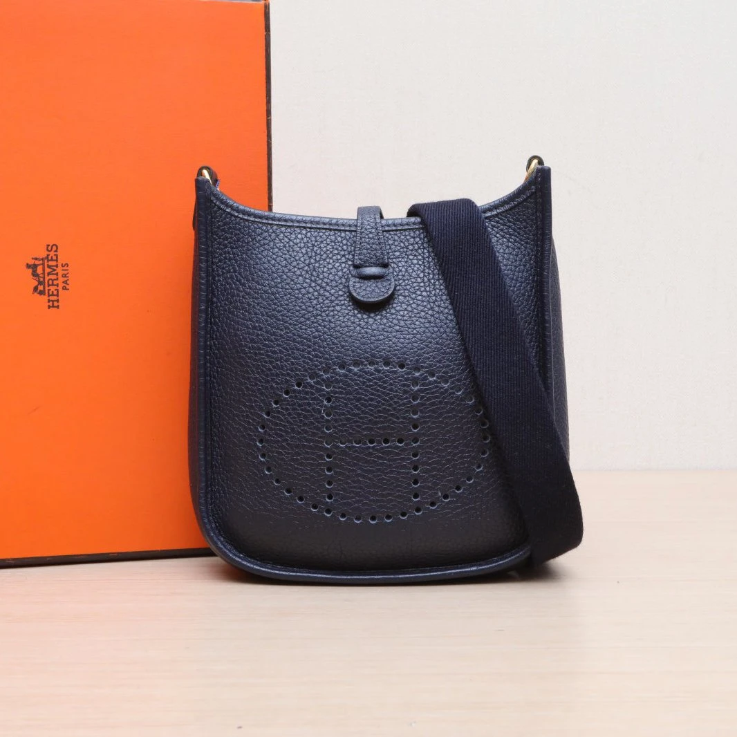 95新 Hermes/爱马仕 小花双双 Evelyne Mini 午夜蓝 TC皮 Y刻 包