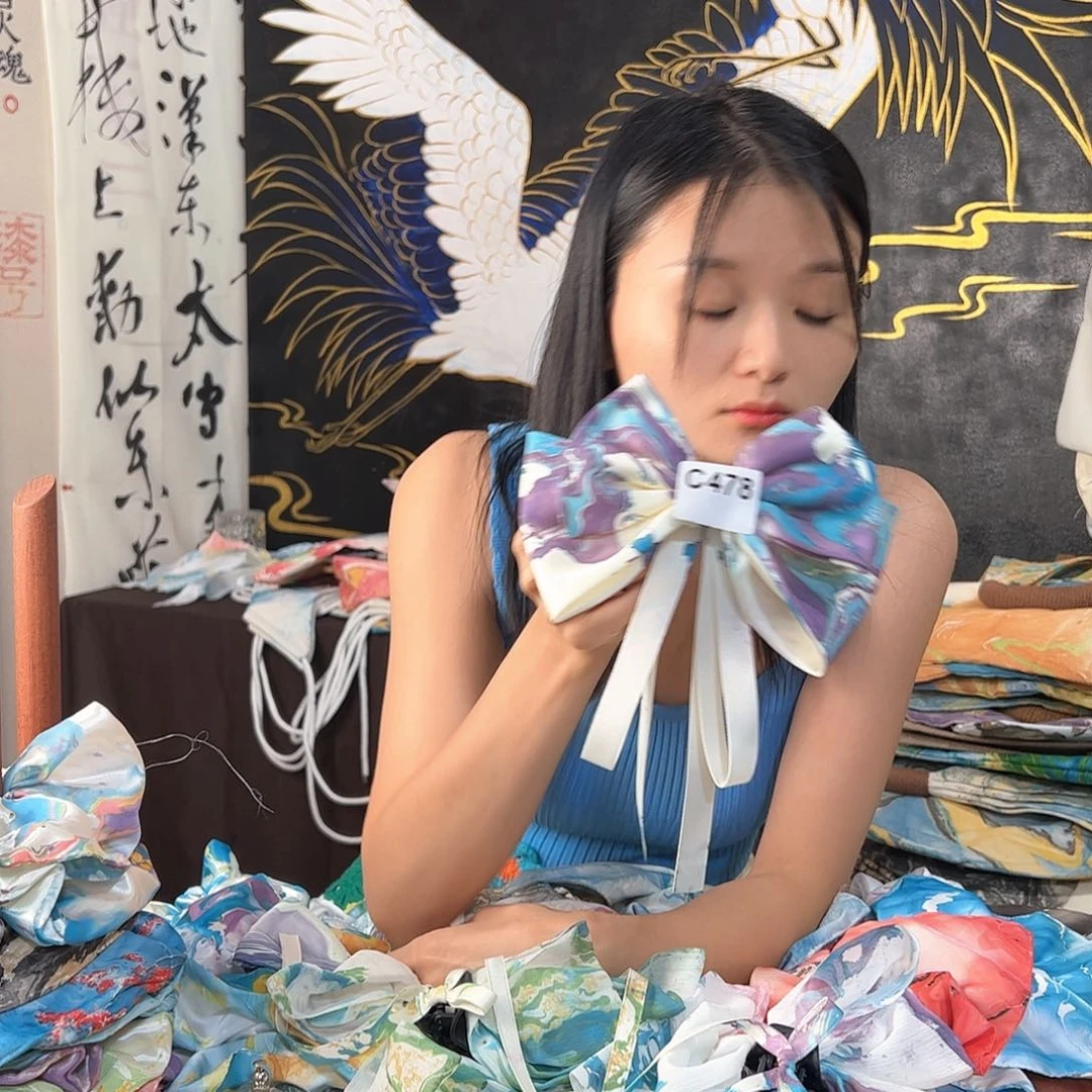 L****?478蝴蝶结发卡清仓不退