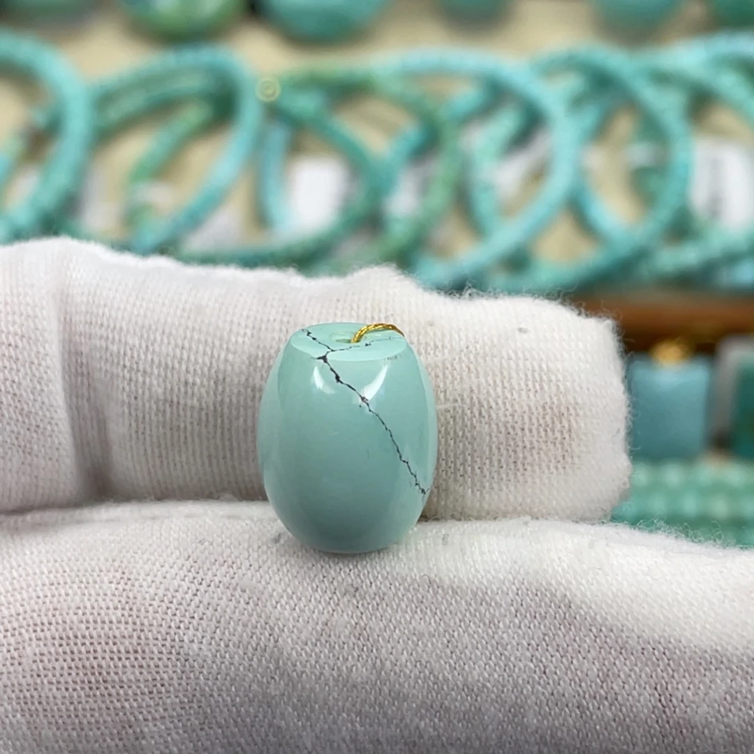 绿松石未镶嵌挂件