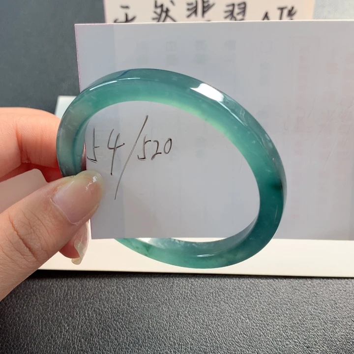 翡翠手镯未镶嵌天然翡翠