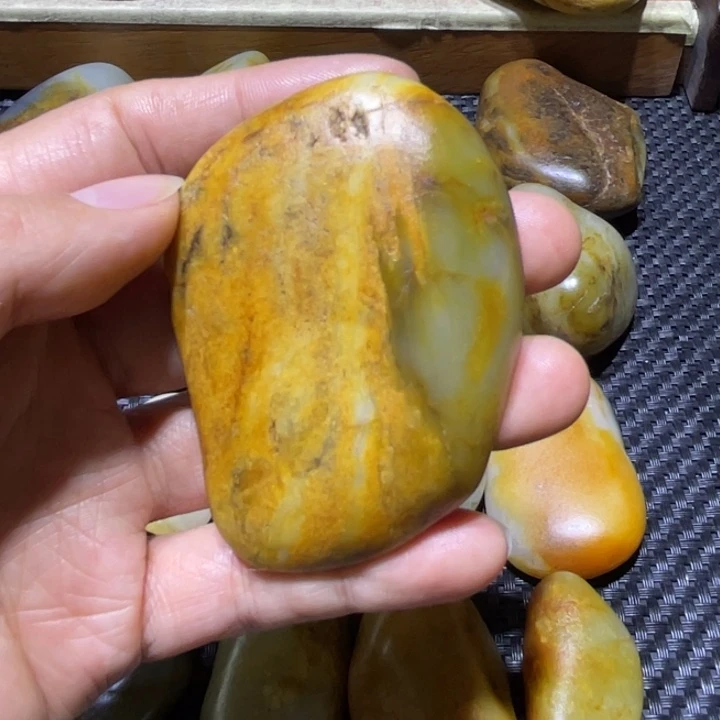 和田玉未镶嵌珠宝奇石