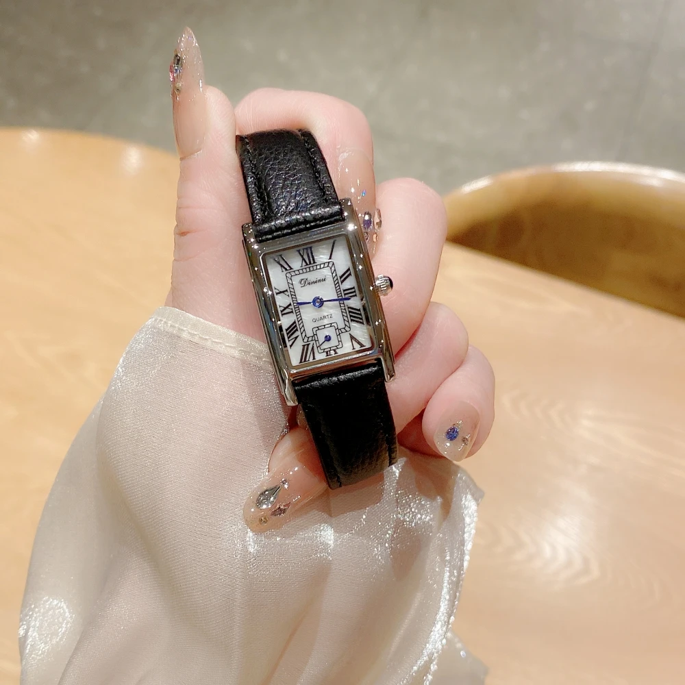 Dinimi正品新款气质小盘轻奢复古ins贝母盘女表石英表77111