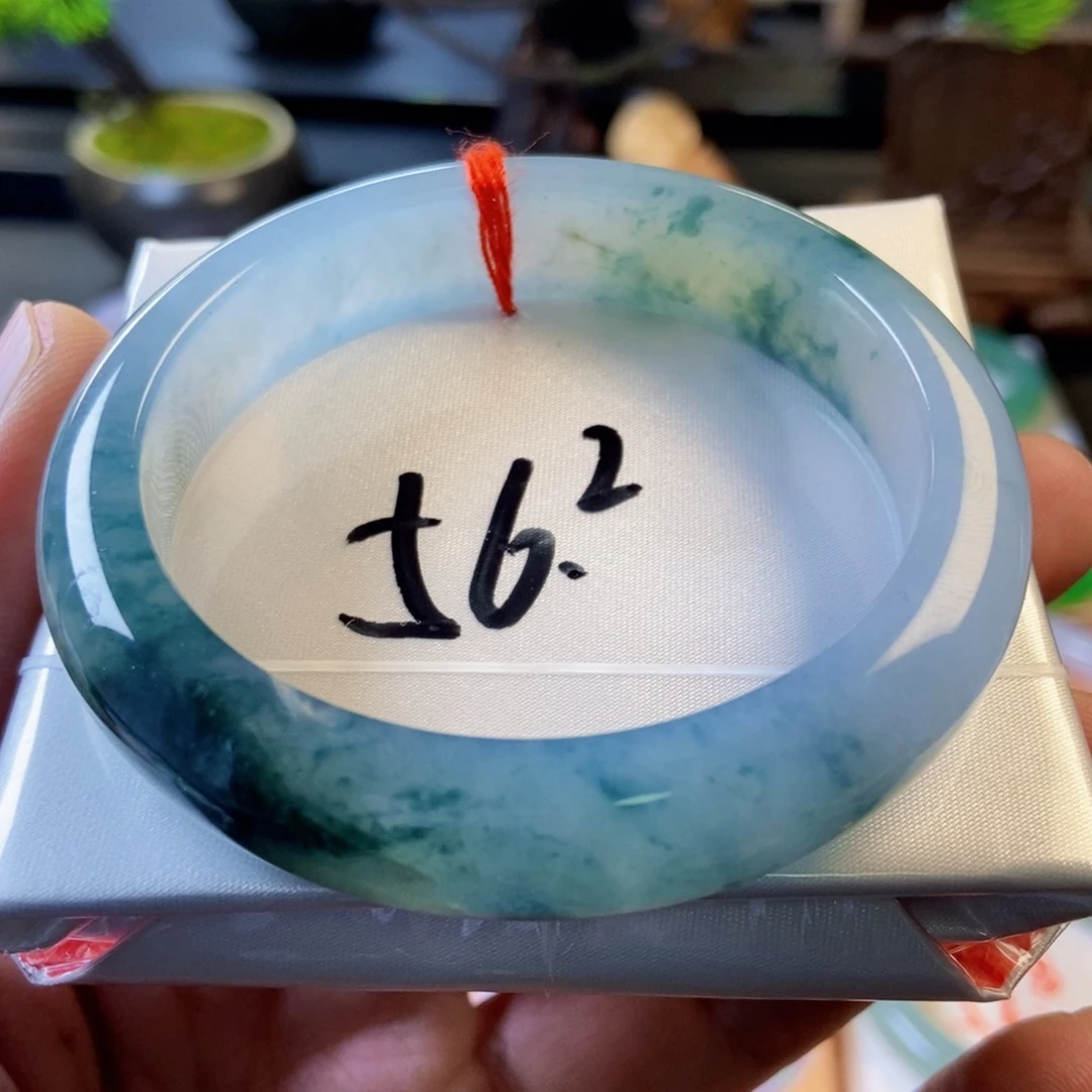 翡翠未镶嵌手镯18、冰飘花正圈