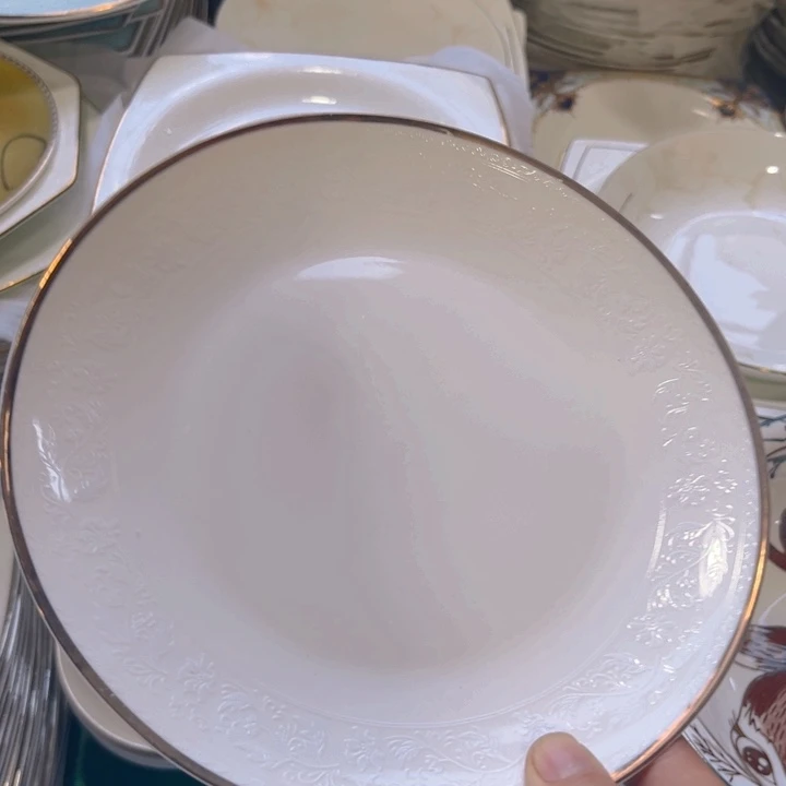 瓷片浮雕八寸浅盘六个微瑕