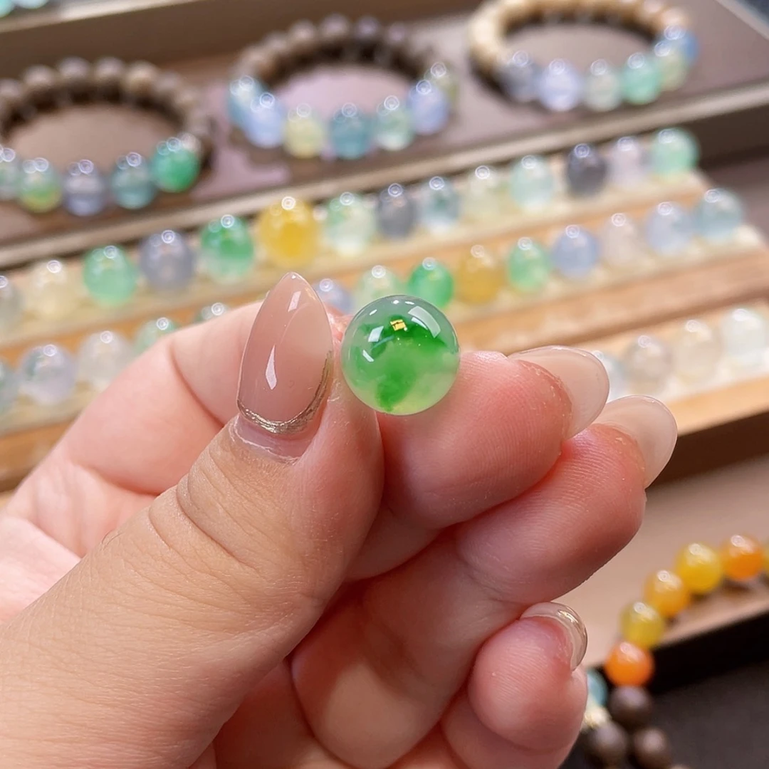 【闪购商品】颈饰未镶嵌翡翠飘绿花