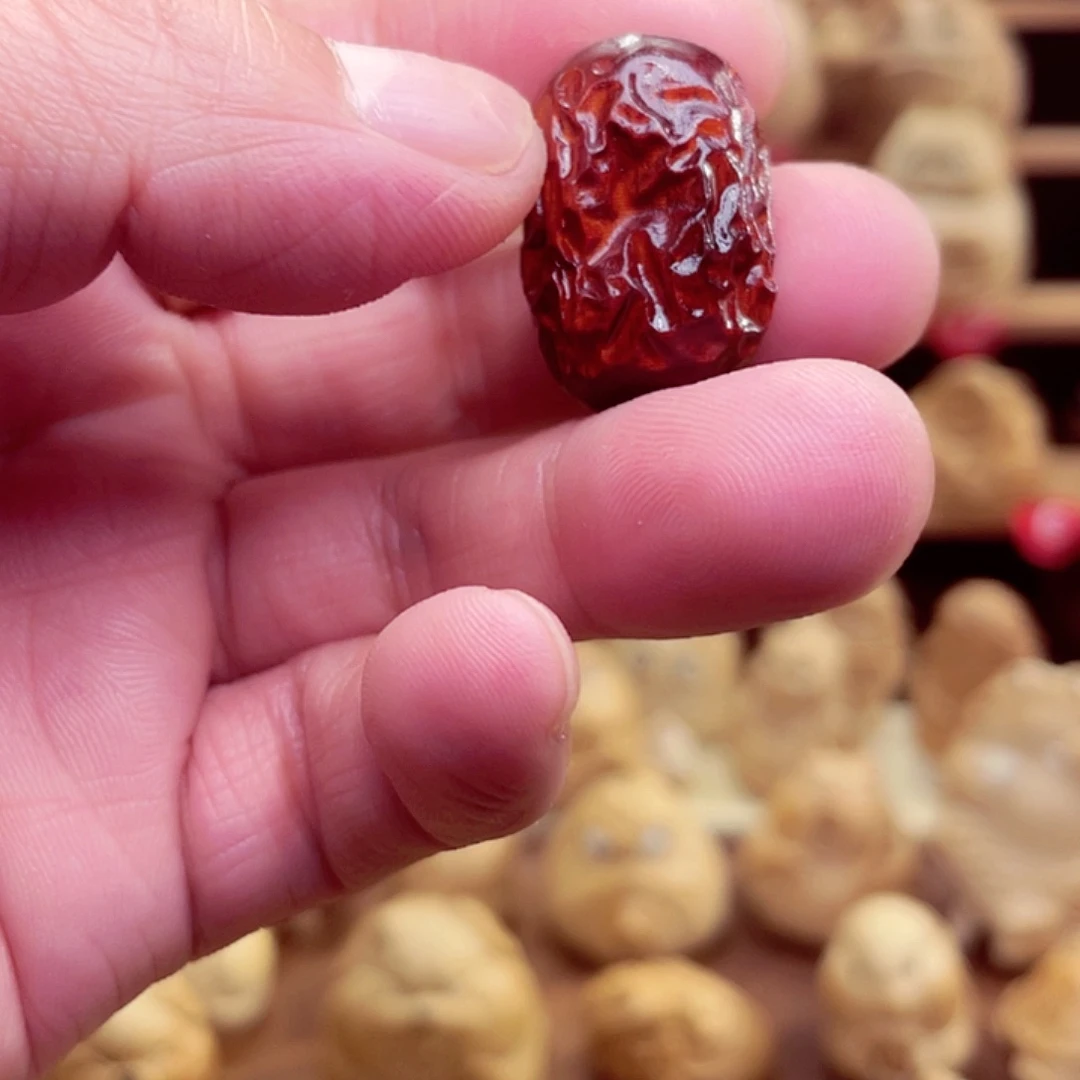 香榧木竹根雕大枣手把件