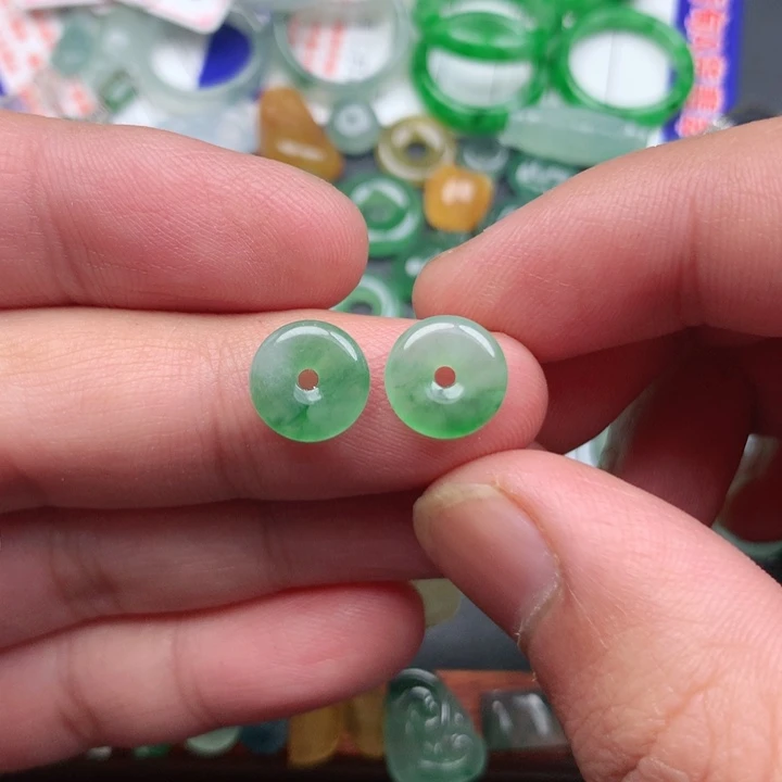 翡翠颈饰未镶嵌缅甸翡翠