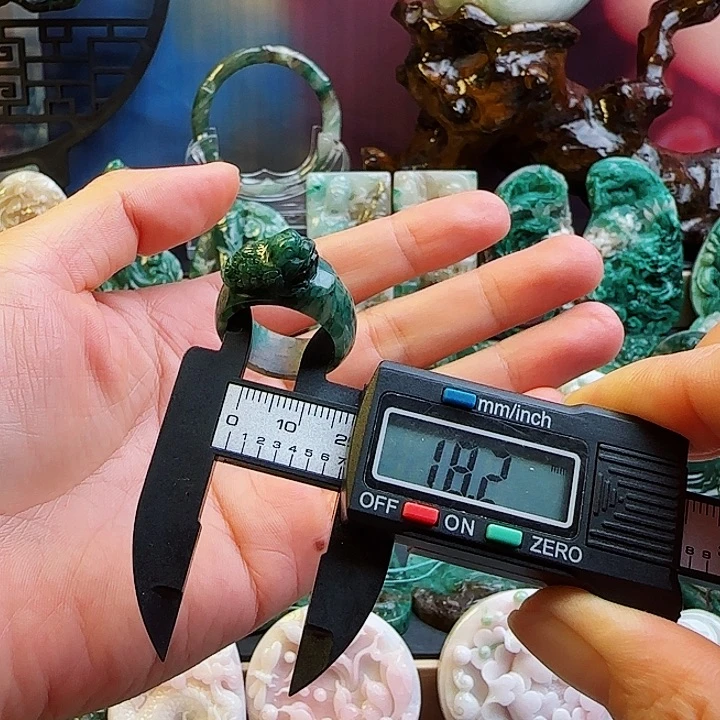 未镶嵌独山玉颈饰