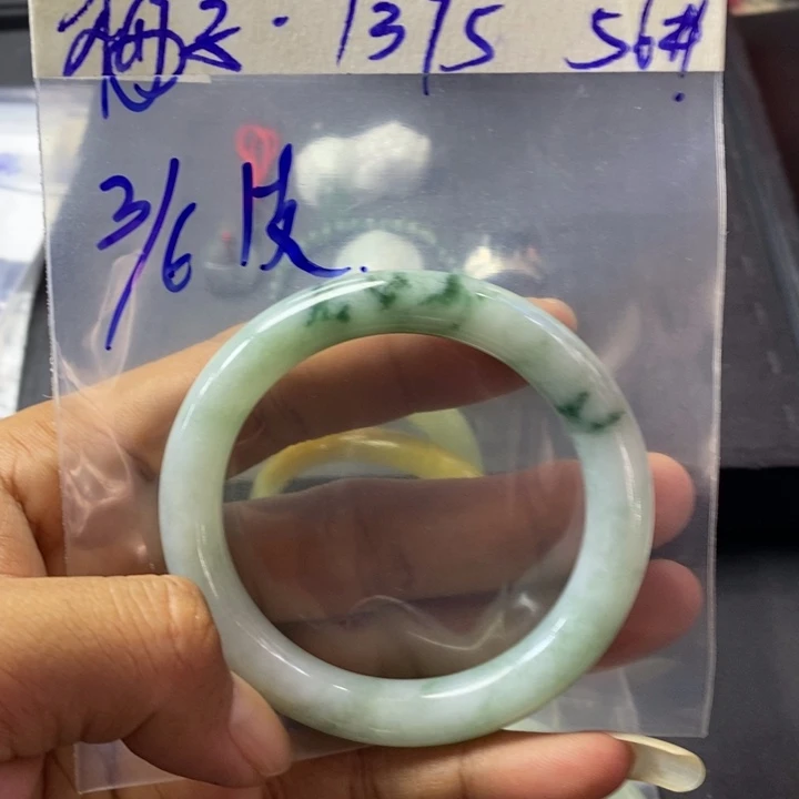 定制翡翠未镶嵌梅****