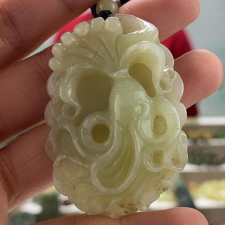 岫岩老玉（透闪石质玉）挂件未镶嵌有瑕