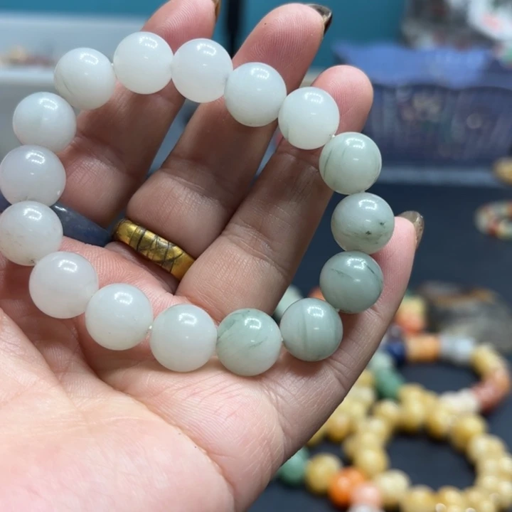 石英岩玉合金颈饰