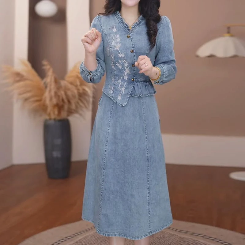 高档复古刺绣牛仔连衣裙女2025新款春季收腰时尚假两件中长裙子