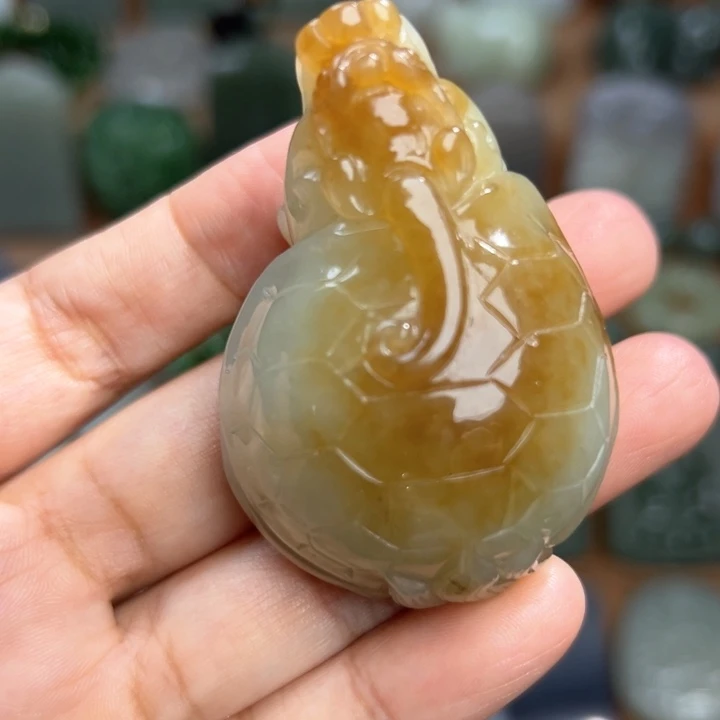 刘***昧和田玉未镶嵌挂件