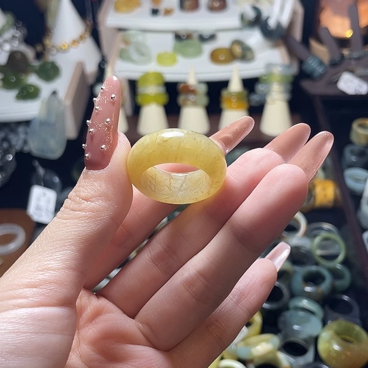 蛇纹石玉未镶嵌戒指19.3