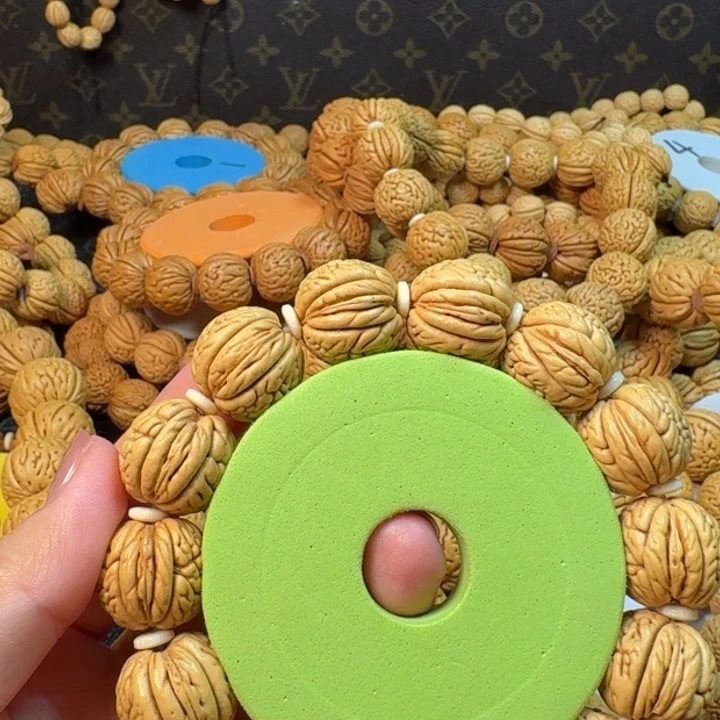 桃核手串盘锦肌肉