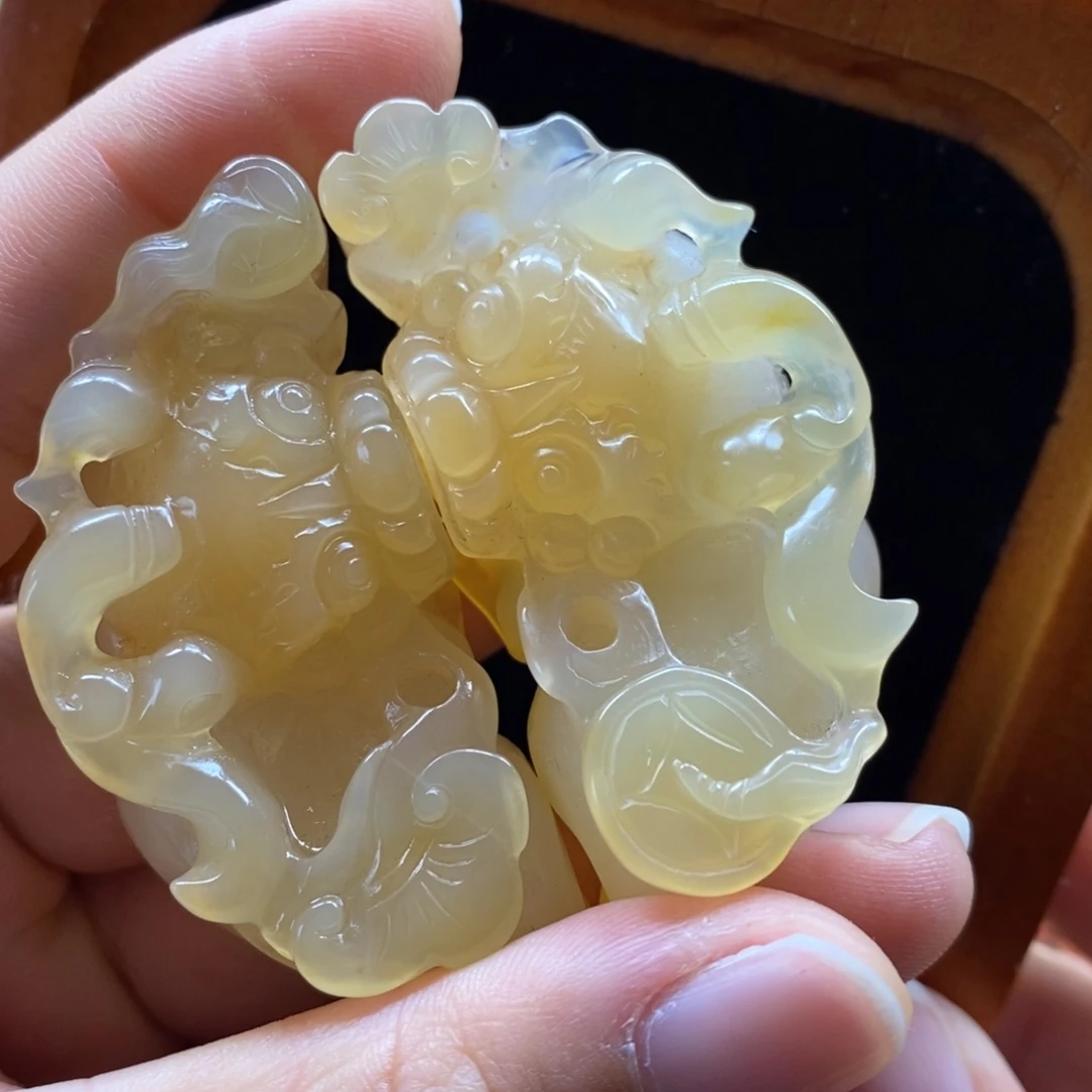 石英质玉（黄龙玉）颈饰未镶嵌