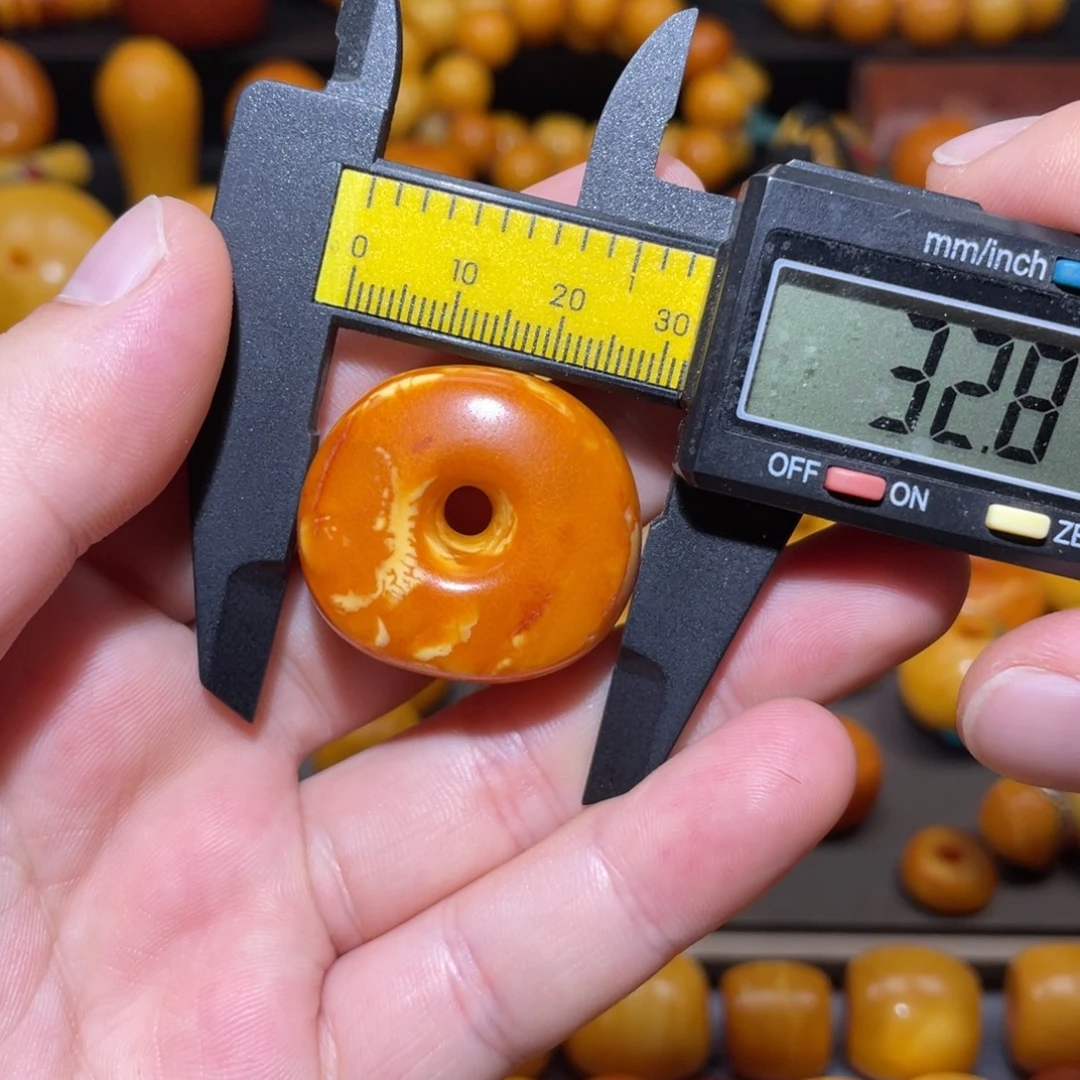 琥珀未镶嵌裸石饼子