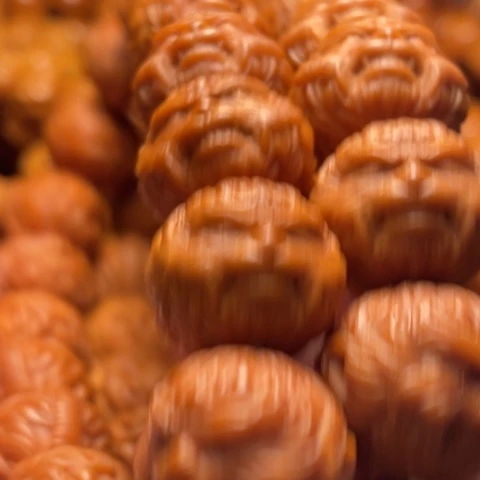 手串猴头核桃和*玉舞台