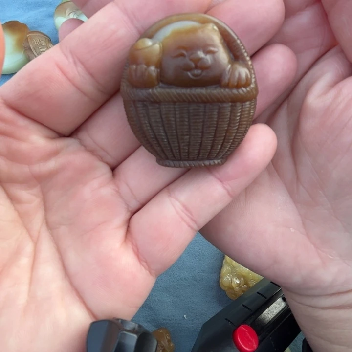 和田玉未镶嵌车挂