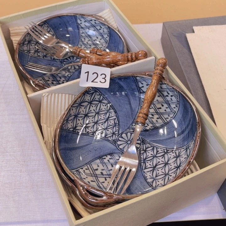 茶盏我们都在努力着改变自己