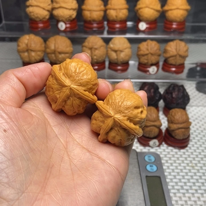 文玩核桃把件29碧波元宝