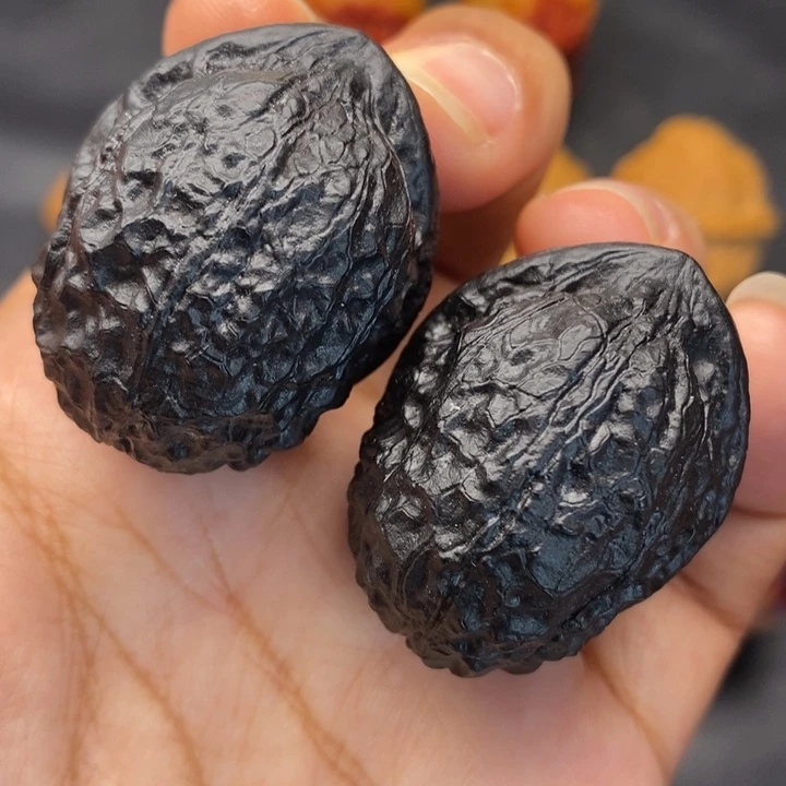 文玩核桃把件37尺蟒纹龙蛋
