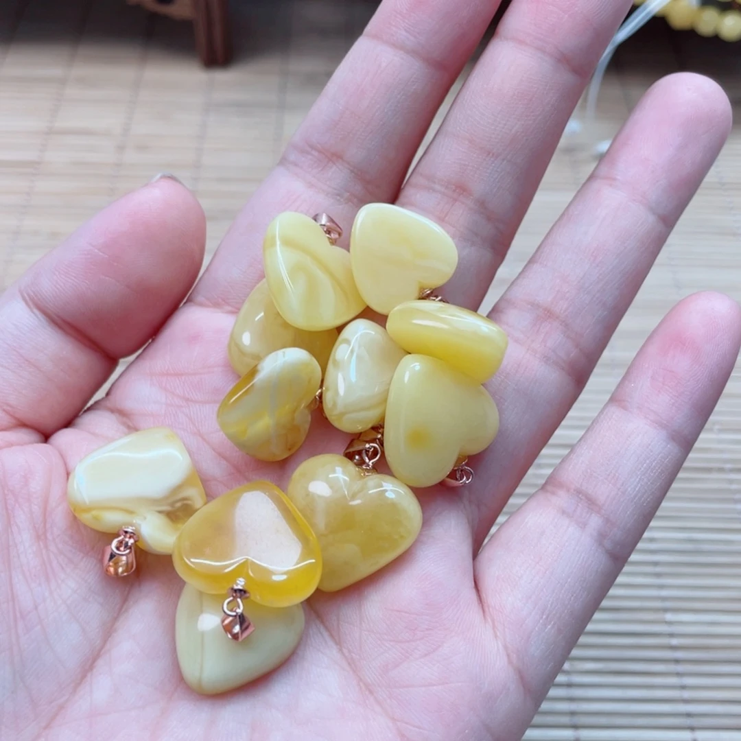 蜜蜡未镶嵌手串多样性发其中一个