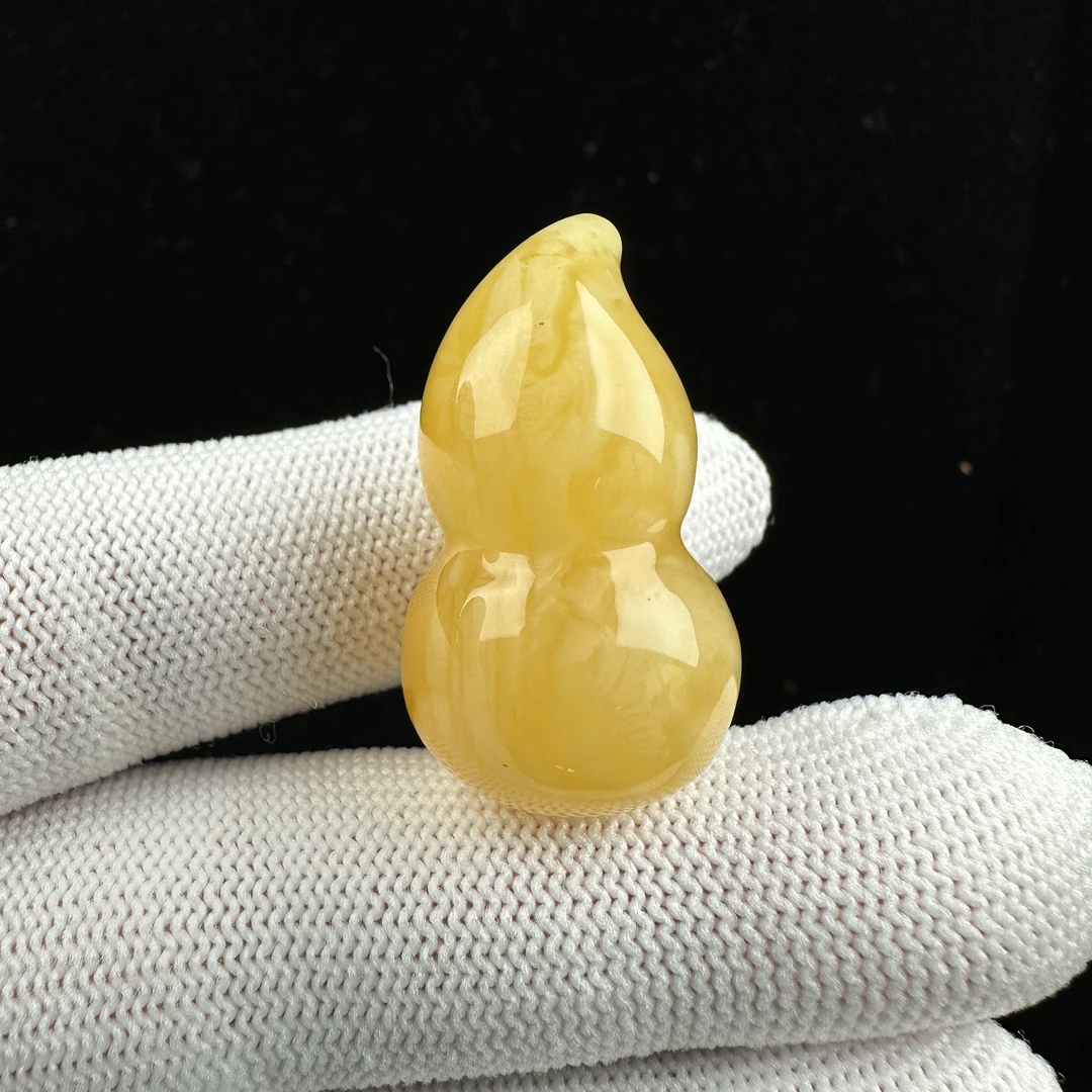 R2058【瑕疵 有花粉】天然原矿蜜蜡鸡油黄葫芦17.7x31.7mm