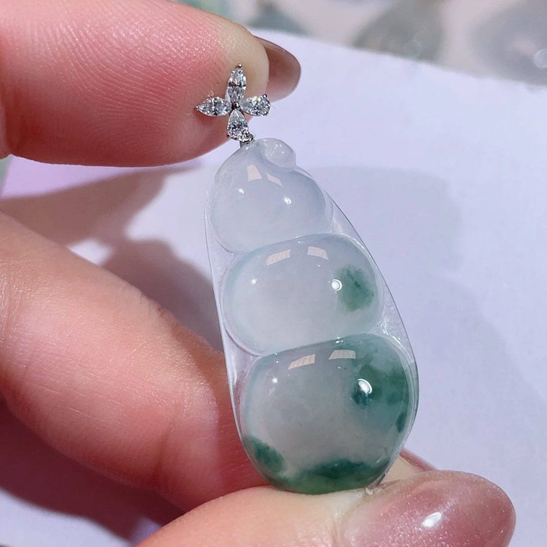 翡翠18K金镶嵌颈饰豆子