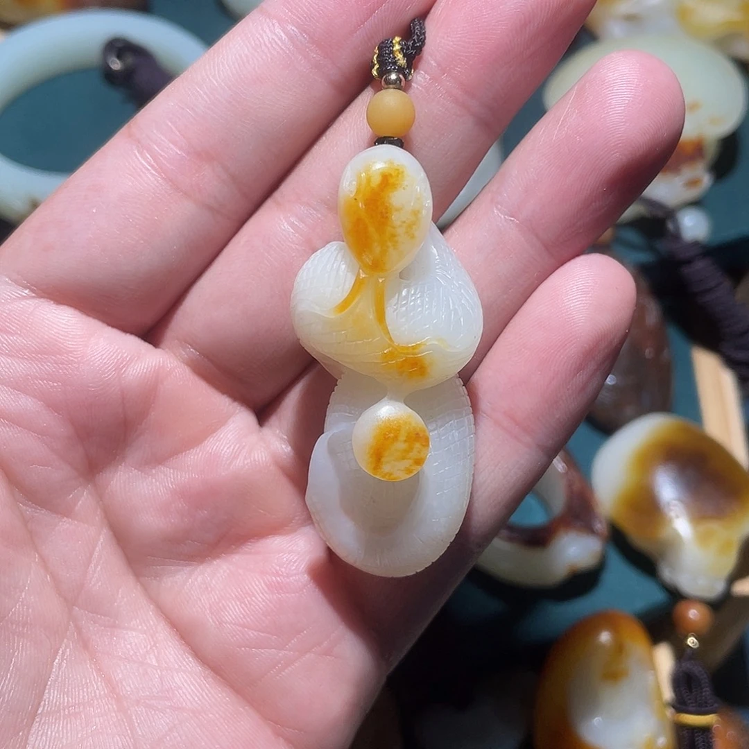 未镶嵌和田玉车挂