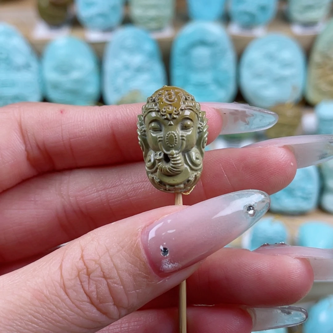 绿松石未镶嵌珠宝奇石