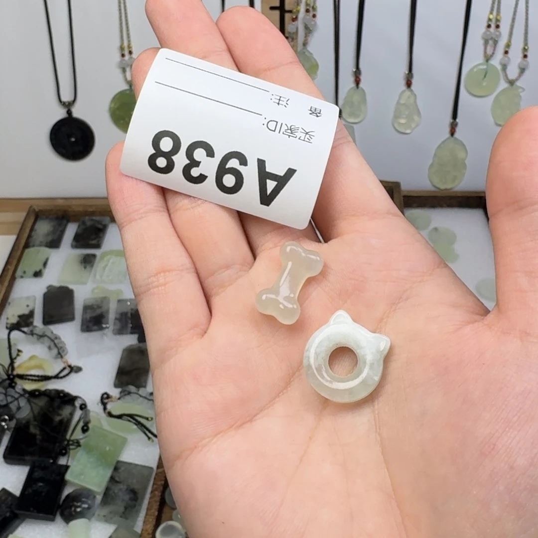 蛇纹石玉吊坠未镶嵌可****么