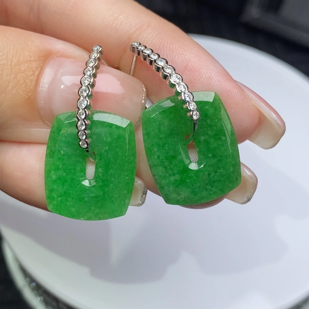 翡翠18K金镶嵌耳饰福贝