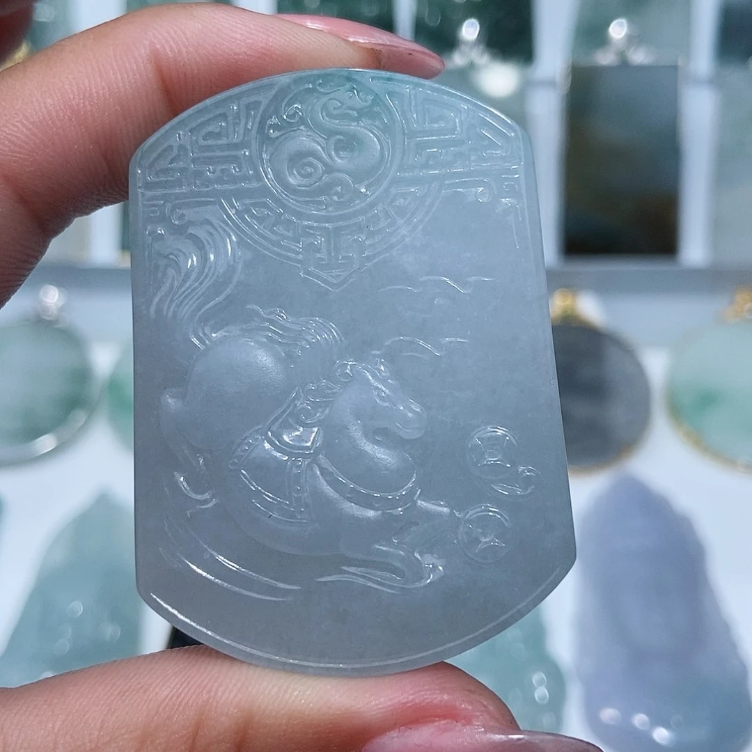 翡翠颈饰未镶嵌缅甸