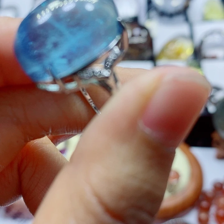 水晶颈饰未镶嵌，