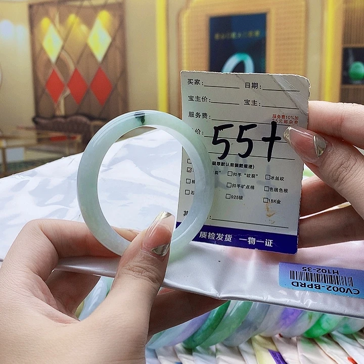 翡翠未镶嵌手镯000……