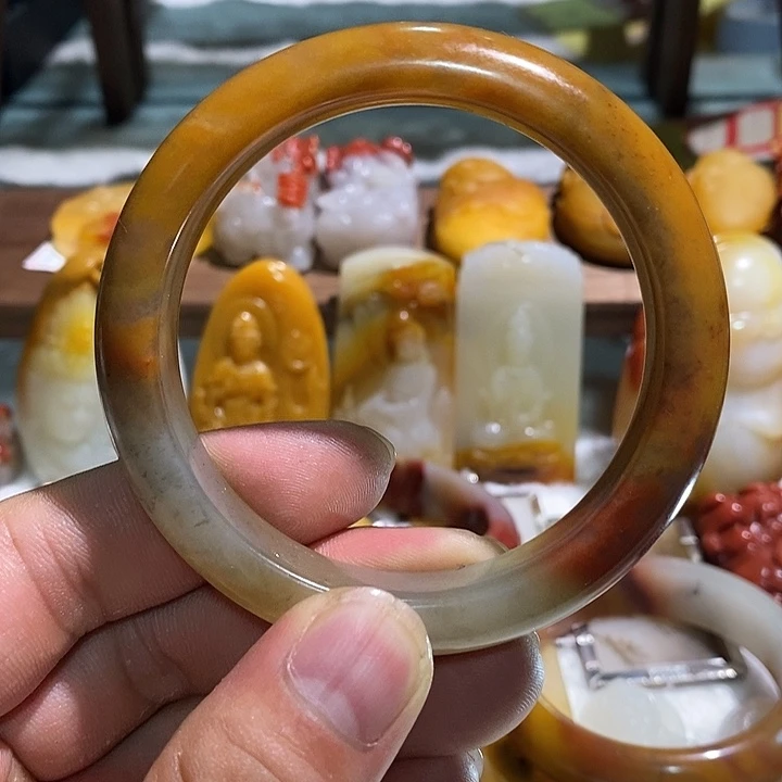 石英质玉（黄龙玉）未镶嵌吊坠(不含链)68圈口