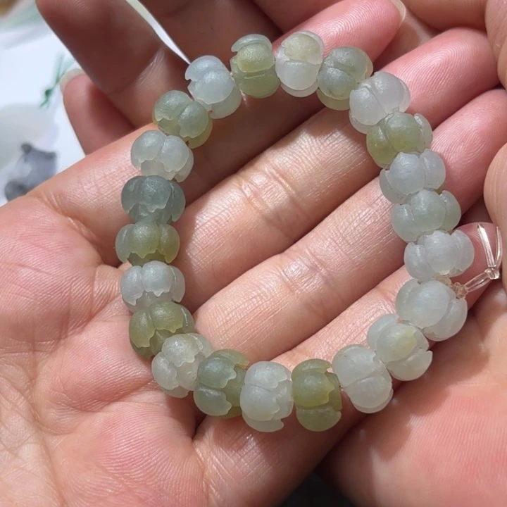 小***，定制翡翠未镶嵌天然缅甸翡翠A货莲花珠