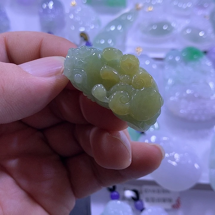 颈饰未镶嵌翡翠天然翡翠A货吊坠