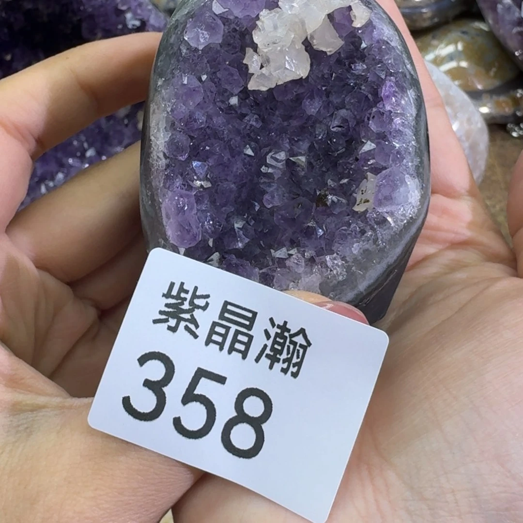 未镶嵌水晶大型摆件（非配饰）