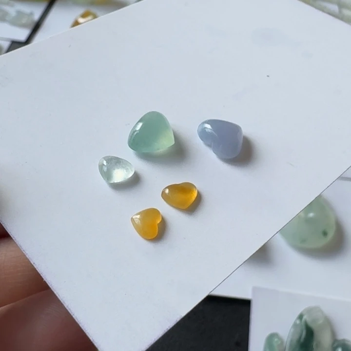 定制翡翠未镶嵌爱心