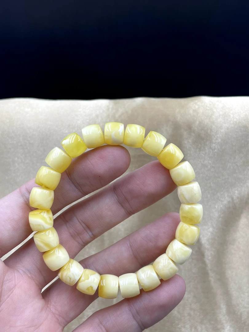 原矿高品质俄料蜜蜡手串 精工直切 尺寸10×8 满蜡妖白花